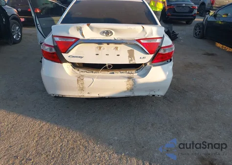 2017 Toyota Camry Le z USA, uszkodzony, nr VIN 4T1BF1FK0HU729024